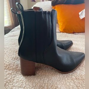 Woman black Maurice boots
